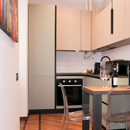 Private Near Duomo - M4 Santa Sofia Apartment Milan
