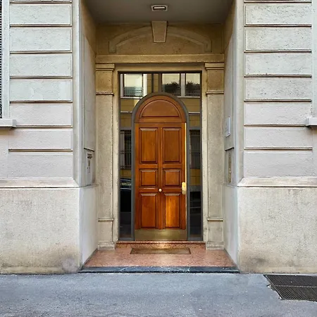 Private Near Duomo - M4 Santa Sofia Apartment
